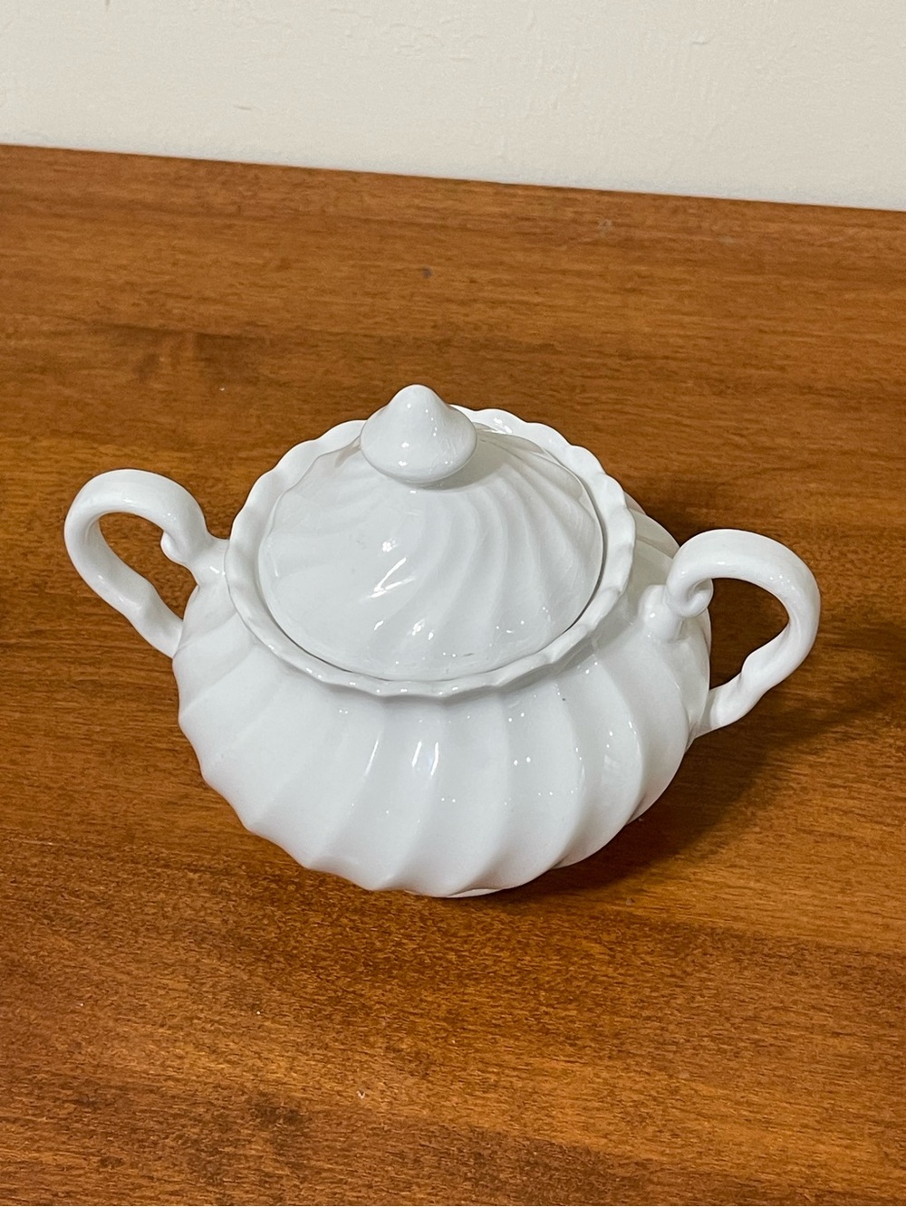 Johnson Brothers Regency Snowhite Pattern Sugar Bowl Swirl Made England Vintage - Picture 7 of 13